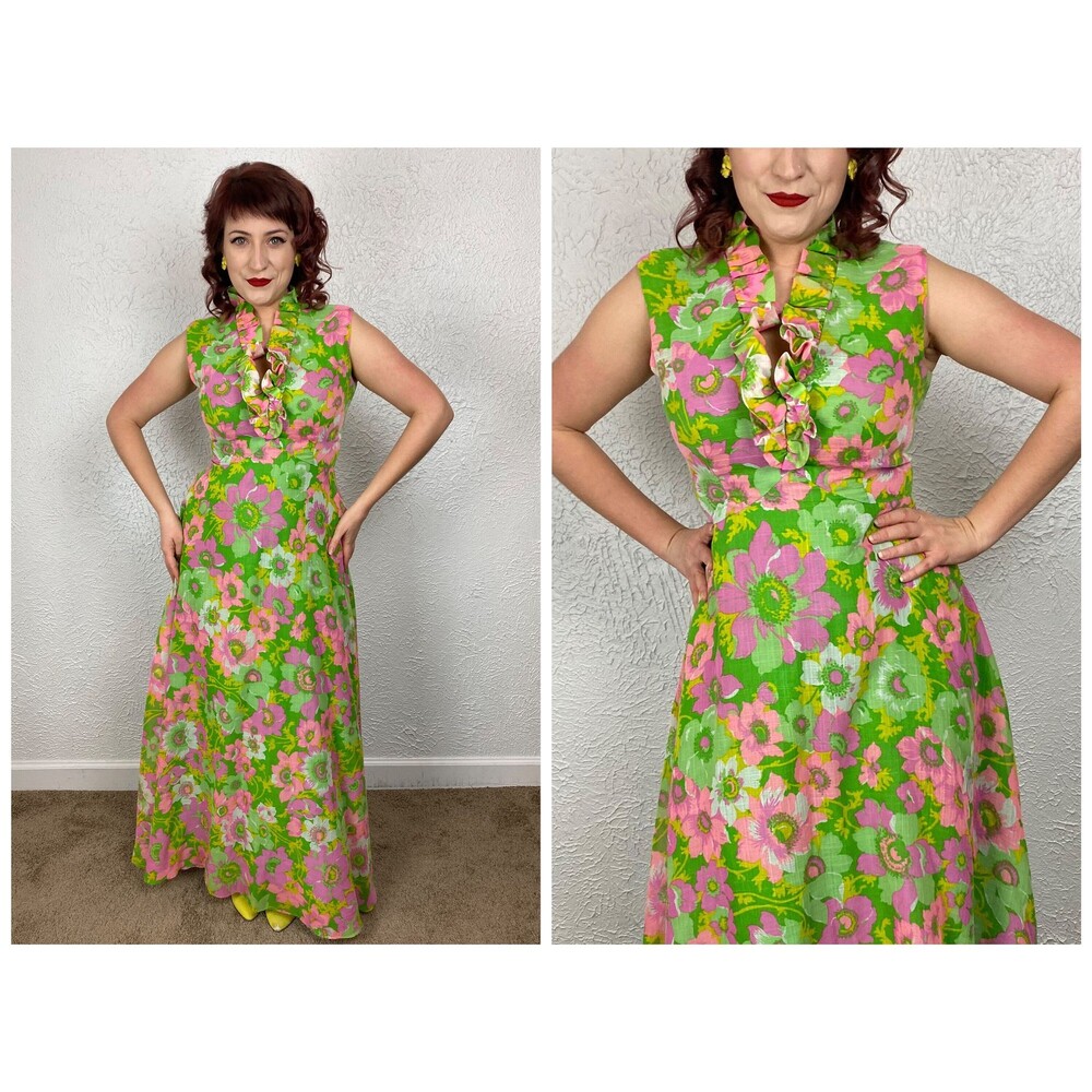 Vintage Vtg 1970s 70s Sleeveless Floral Flowy Maxi Dress with Ruffle V-Neck